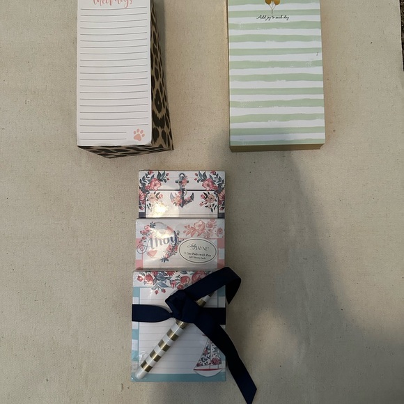 Other - Floral and Striped Notepad Set with Pen